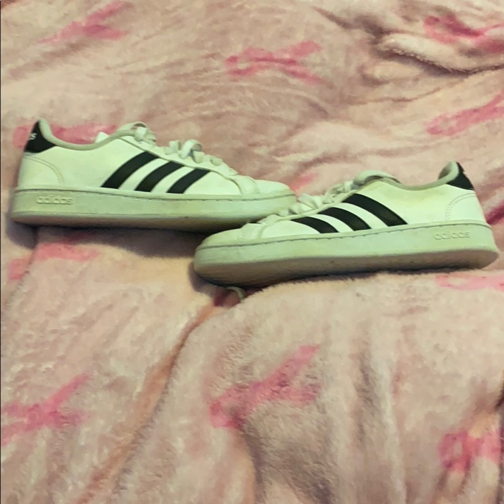 black and white adidas